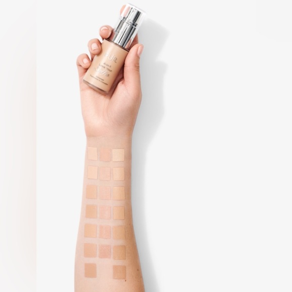 PÜR 4-In-1 Love Your Selfie Longwear Foundation & Concealer - Picture 2 of 5